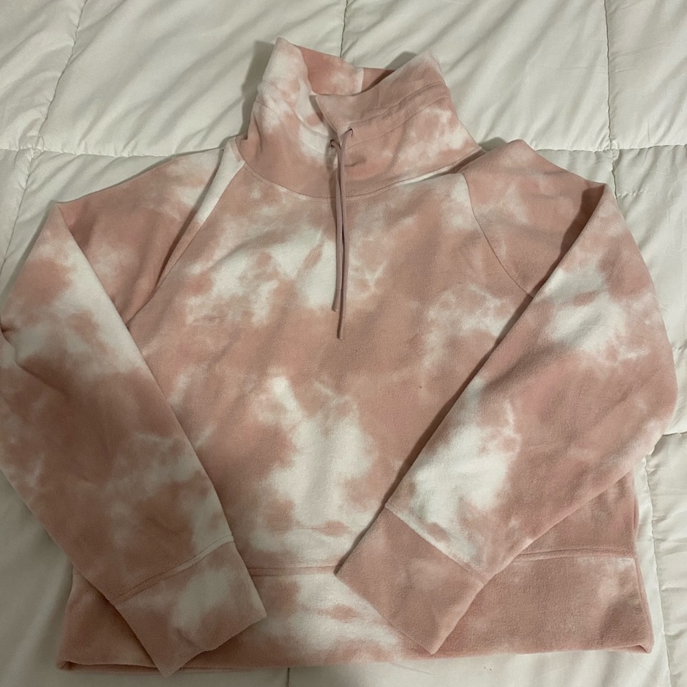 Athletic sweatshirt fleece